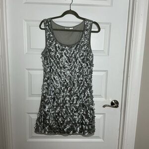 Elegant Gray Dress w/ Flowers Large